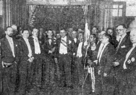 Рис. 7. Прием в Национальном дворце в Мехико 15 сентября 1928 г. В центре - президент Мексики Кальес, второй слева - А. М. Макар